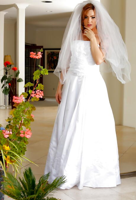 Stunning american brunette hottie Dahlia Sky in hot fetish gallery 